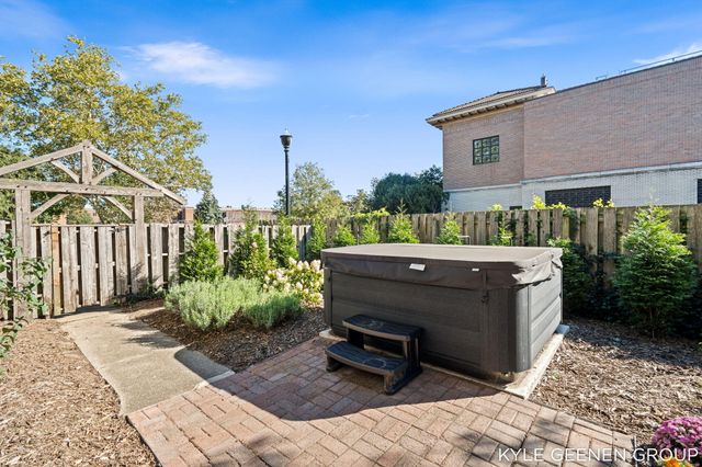 62 W 11th Street, Holland City, MI 49423