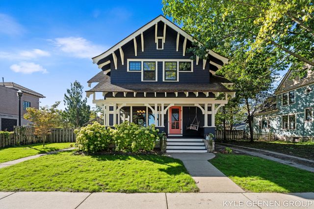62 W 11th Street, Holland City, MI 49423