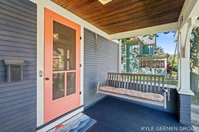 62 W 11th Street, Holland City, MI 49423