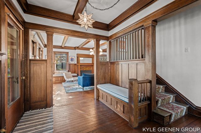 62 W 11th Street, Holland City, MI 49423