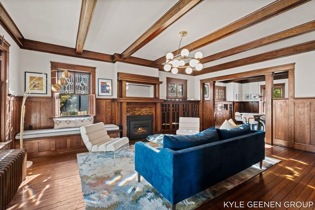 62 W 11th Street, Holland City, MI 49423