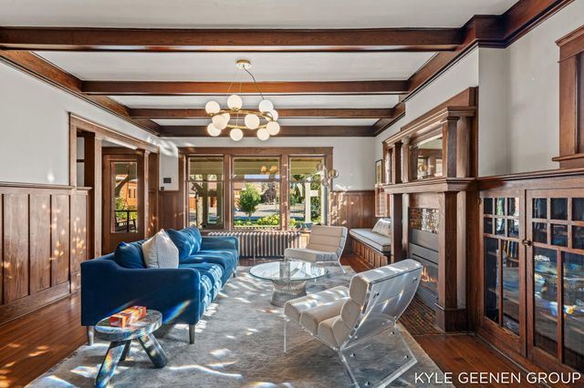 62 W 11th Street, Holland City, MI 49423