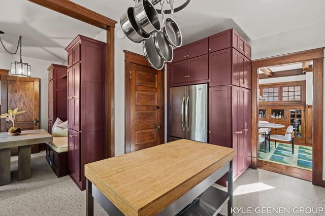 62 W 11th Street, Holland City, MI 49423