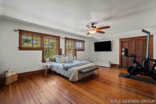 62 W 11th Street, Holland City, MI 49423
