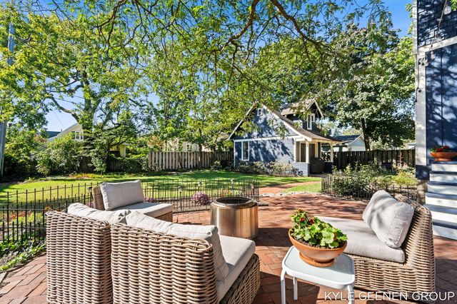 62 W 11th Street, Holland City, MI 49423