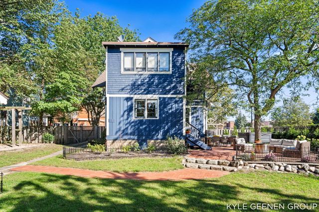 62 W 11th Street, Holland City, MI 49423