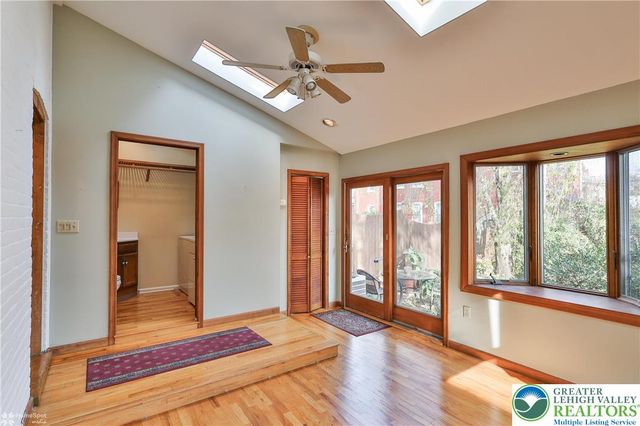 1032 Main Street, Bethlehem City, PA 18018