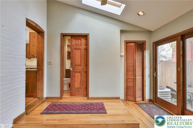 1032 Main Street, Bethlehem City, PA 18018