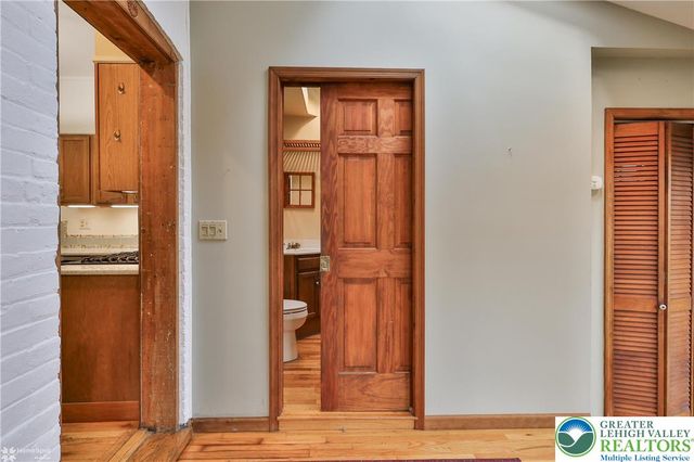 1032 Main Street, Bethlehem City, PA 18018