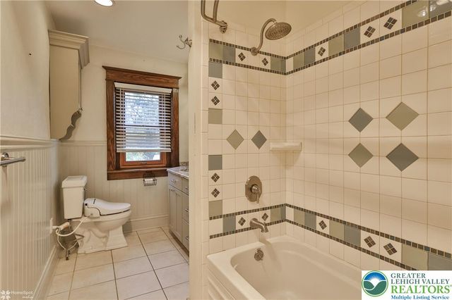 1032 Main Street, Bethlehem City, PA 18018