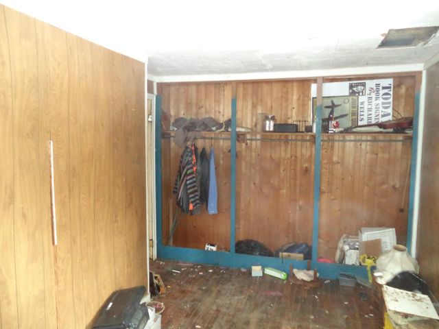 2263 E Maple Avenue, Burton, MI 48529