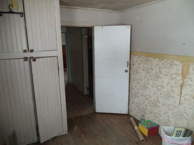 2263 E Maple Avenue, Burton, MI 48529