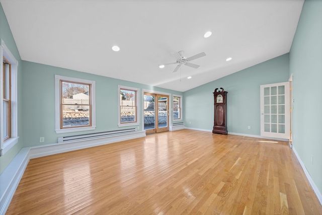 32 Fairview Ave, Scituate, MA 02066