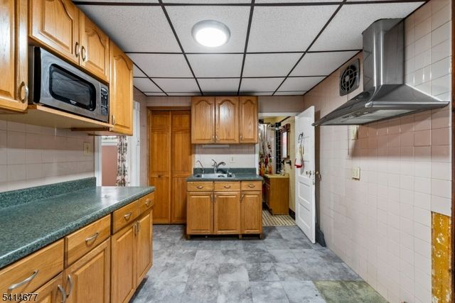 85 Kearney St, Paterson City, NJ 07522