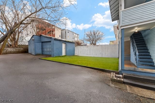 85 Kearney St, Paterson City, NJ 07522