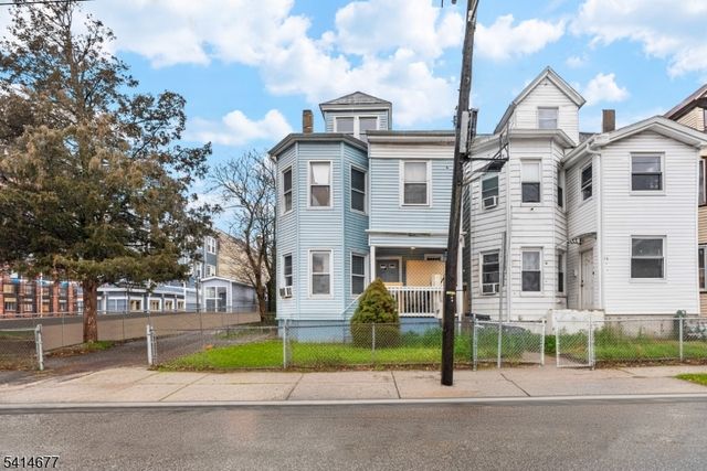 85 Kearney St, Paterson City, NJ 07522