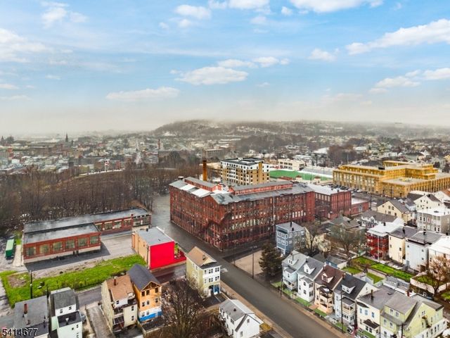 85 Kearney St, Paterson City, NJ 07522