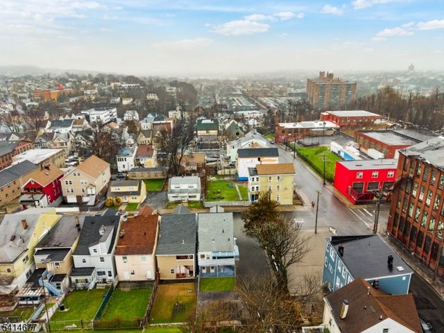 85 Kearney St, Paterson City, NJ 07522