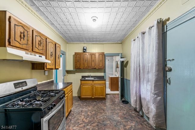 85 Kearney St, Paterson City, NJ 07522