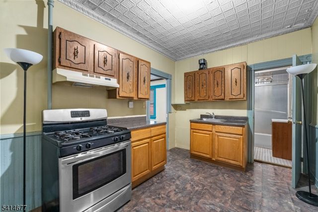 85 Kearney St, Paterson City, NJ 07522