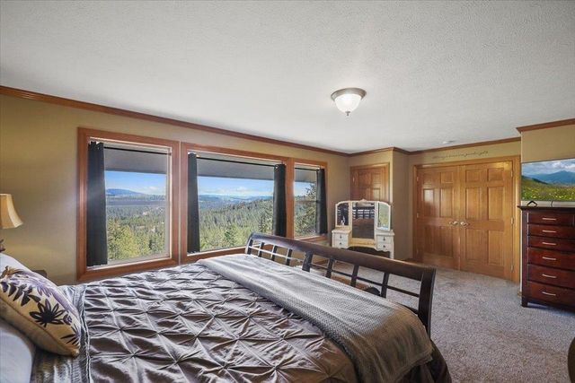 305 W Viewmont Ln, Spokane, WA 99224