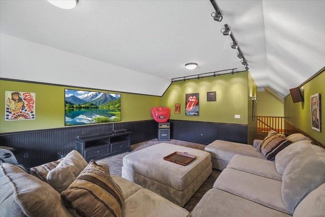 305 W Viewmont Ln, Spokane, WA 99224