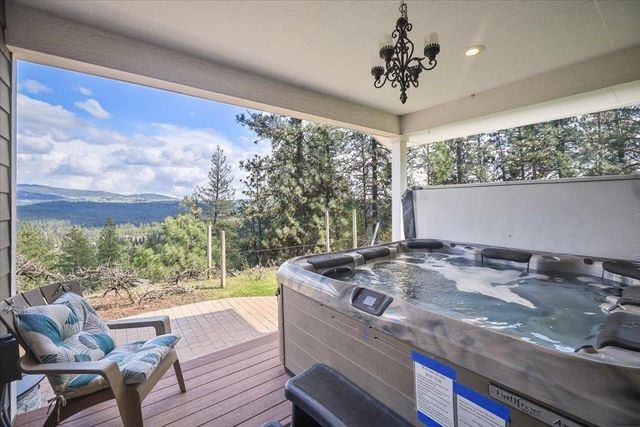 305 W Viewmont Ln, Spokane, WA 99224