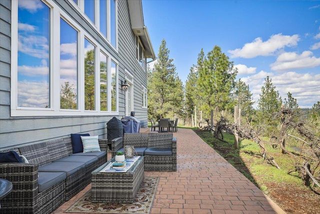 305 W Viewmont Ln, Spokane, WA 99224