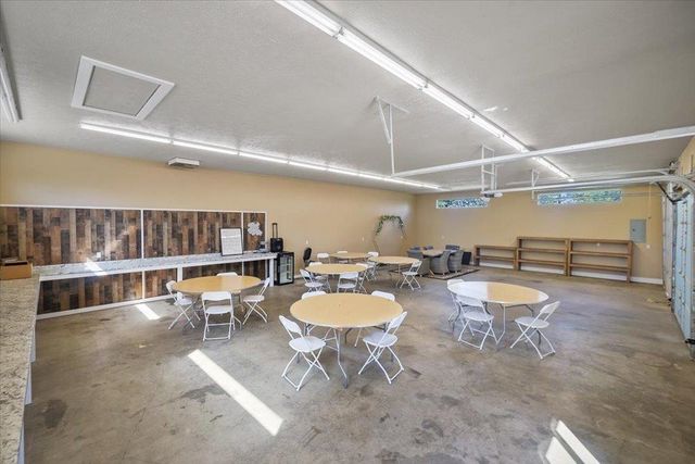 305 W Viewmont Ln, Spokane, WA 99224