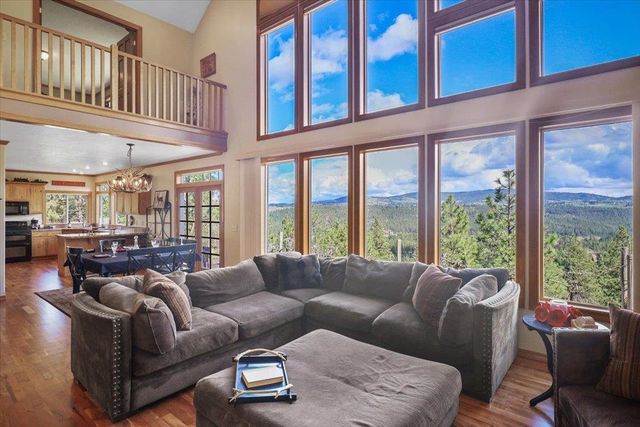 305 W Viewmont Ln, Spokane, WA 99224