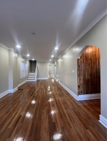 6606 S Richmond Street, Chicago, IL 60629