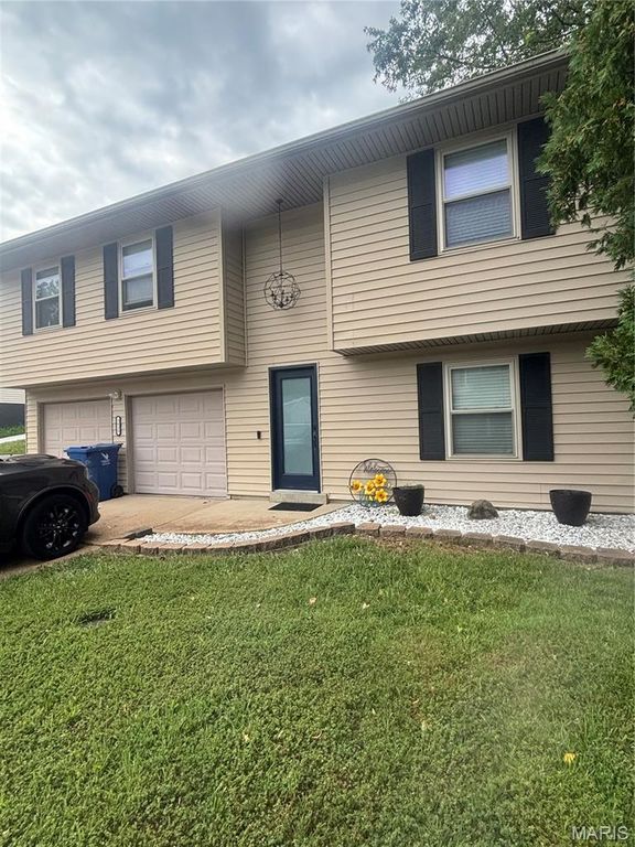 3833 Red Bud Drive, Imperial, MO 63052