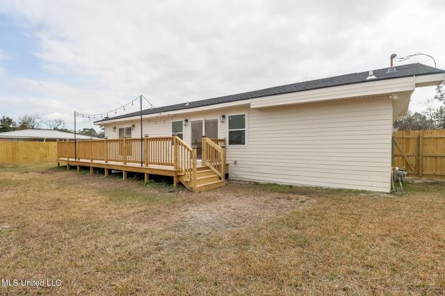 555 Saint John Street, Bay Saint Louis, MS 39520