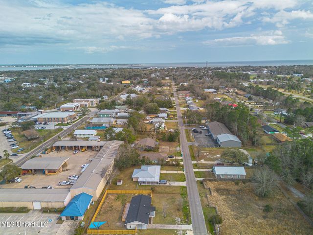 555 Saint John Street, Bay Saint Louis, MS 39520