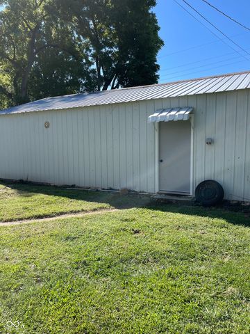 909 E Washington Street, Martinsville, IN 46151