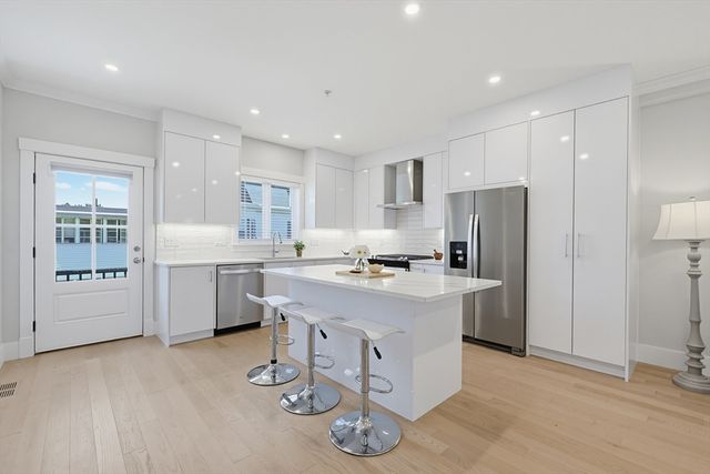 29 Cherry 3, Waltham, MA 02453