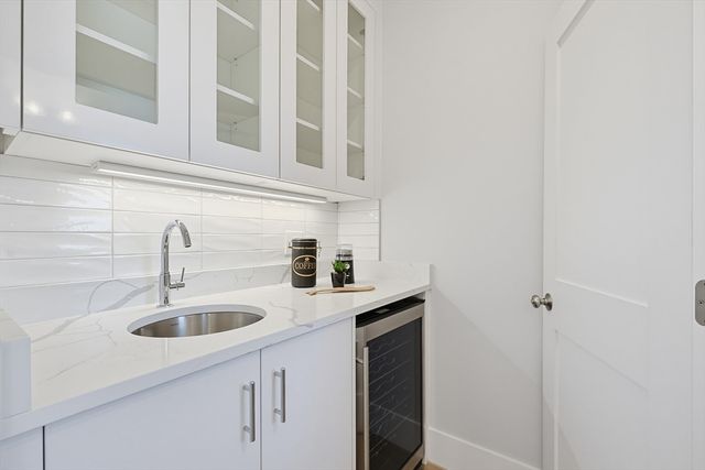 29 Cherry 3, Waltham, MA 02453