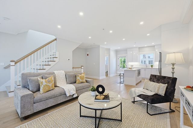 29 Cherry 3, Waltham, MA 02453
