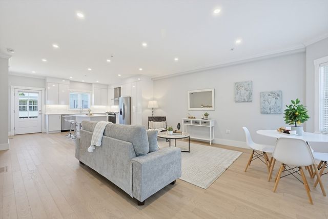 29 Cherry 3, Waltham, MA 02453