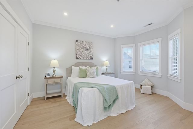29 Cherry 3, Waltham, MA 02453