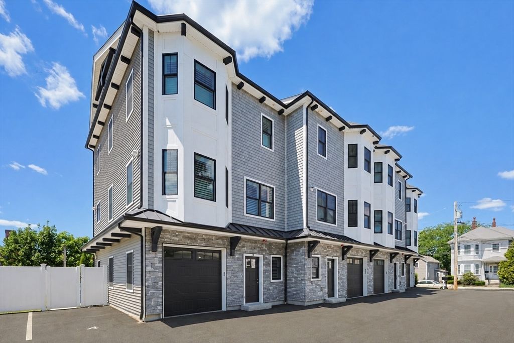29 Cherry 3, Waltham, MA 02453