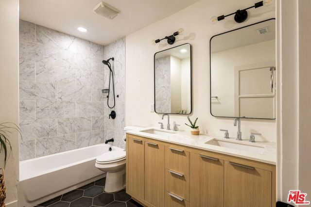 3536 West Boulevard, Los Angeles, CA 90016