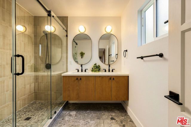 3536 West Boulevard, Los Angeles, CA 90016