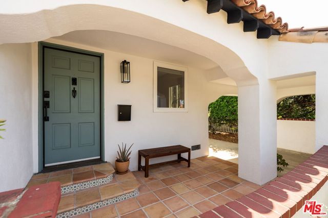 3536 West Boulevard, Los Angeles, CA 90016