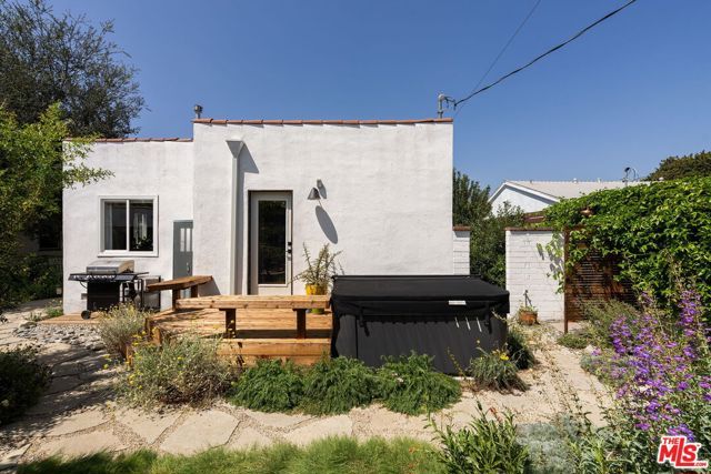 3536 West Boulevard, Los Angeles, CA 90016