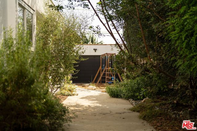 3536 West Boulevard, Los Angeles, CA 90016