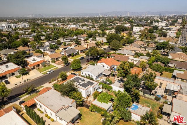 3536 West Boulevard, Los Angeles, CA 90016