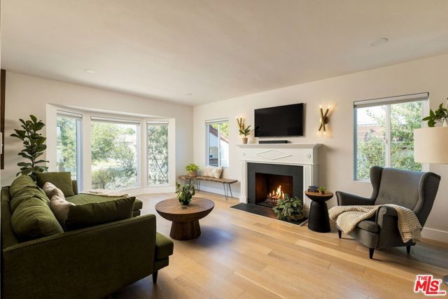 3536 West Boulevard, Los Angeles, CA 90016
