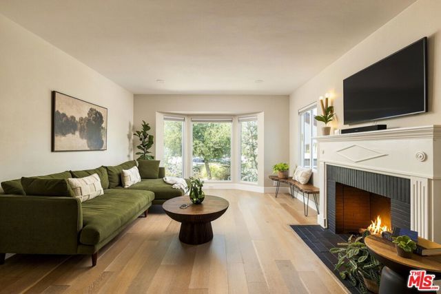3536 West Boulevard, Los Angeles, CA 90016