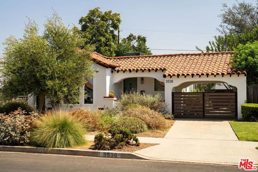 3536 West Boulevard, Los Angeles, CA 90016